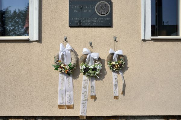 vilcsekgyulaemlektablakoszoruzas-2021mar26-kep24B5F4A77-4C53-61D4-C88D-28138B10FE41.jpg